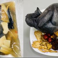 人蔘鮑菇烏骨全雞湯